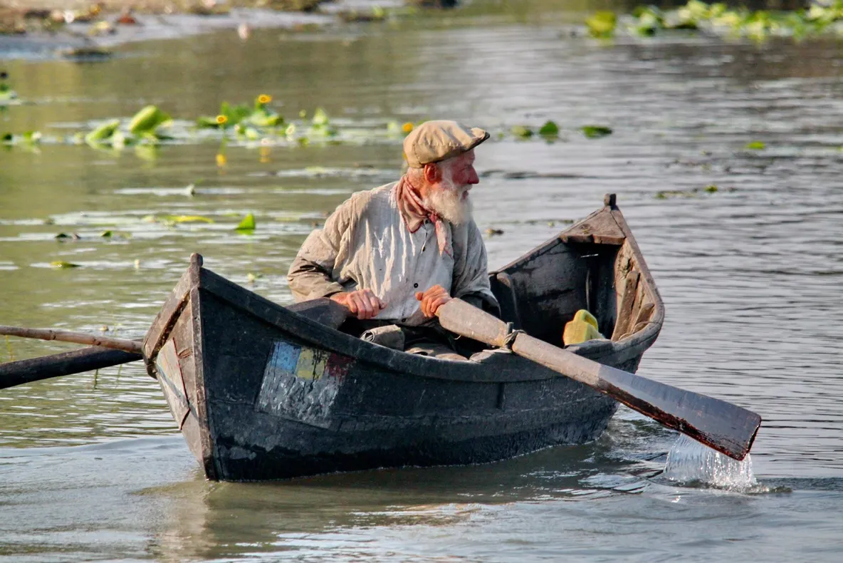 Permise de pescuit comercial pentru 900 de pescari din deltă