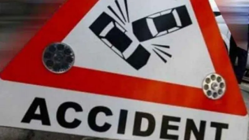 Accident la Somova! Doi răniți și o mașină răsturnată