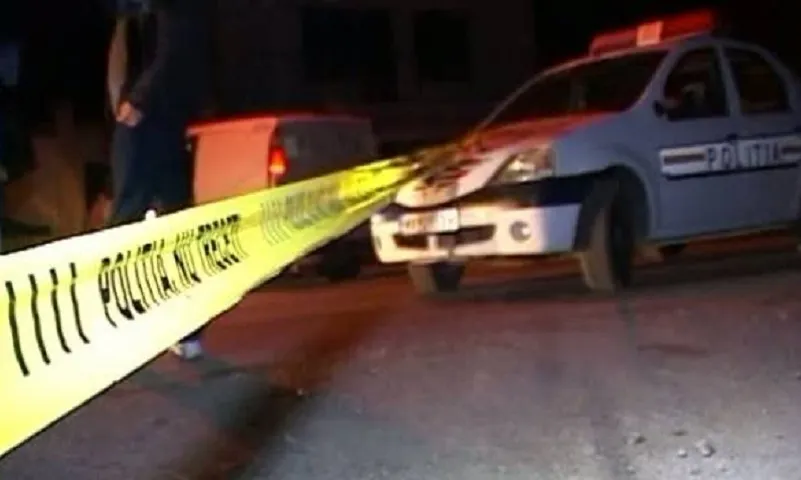 Un căruțaș a fost calcat de două mașini, în timp ce traversa în fugă DN 22. Omul a murit pe loc