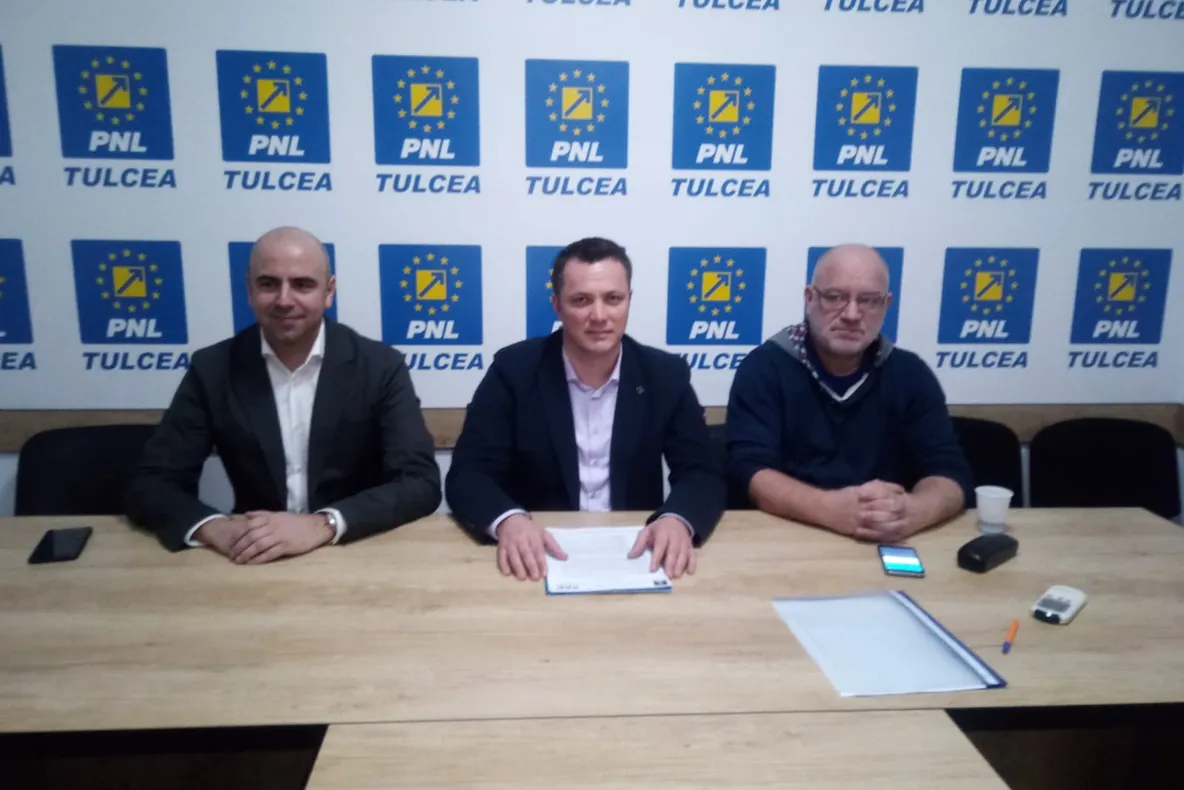 "Se prăbuşeşte economia şi se blochează investiţiile", avertizează liberalii tulceni