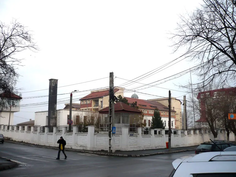 12 deținuți ies din penitenciar  la  azilul de bătrâni
