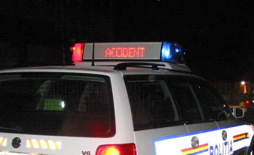 Doi răniţi în urma unui accident pe strada Zimbrului