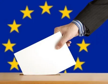 A început scrutinul pentru alegerea europarlamentarilor şi pentru referendum