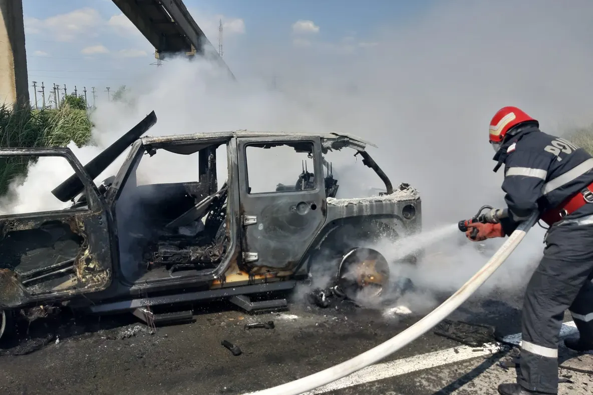 Un SUV s-a făcut scrum pe DN 22, lângă Babadag
