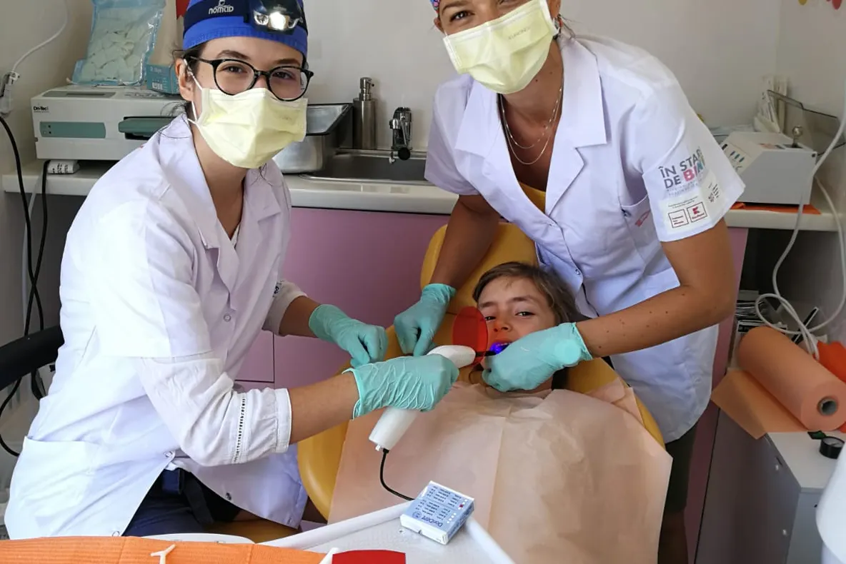 Profilaxie dentară şi tratament prin cabinetul somatologic mobil pentru copiii din Murighiol