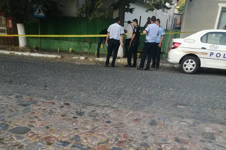 Atacatorul femeii înjunghiate este în arest şi azi va fi propus pentru arestare preventivă