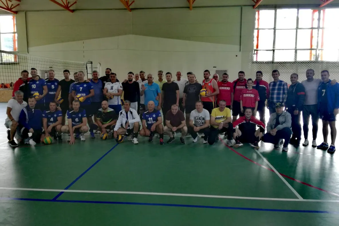 Volei - Tulcenii de la old boys au urcat din nou pe podium