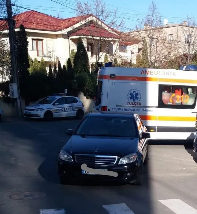Pieton de 79 de ani rănit pe trecerea de pietoni de pe strada Mircea Vodă
