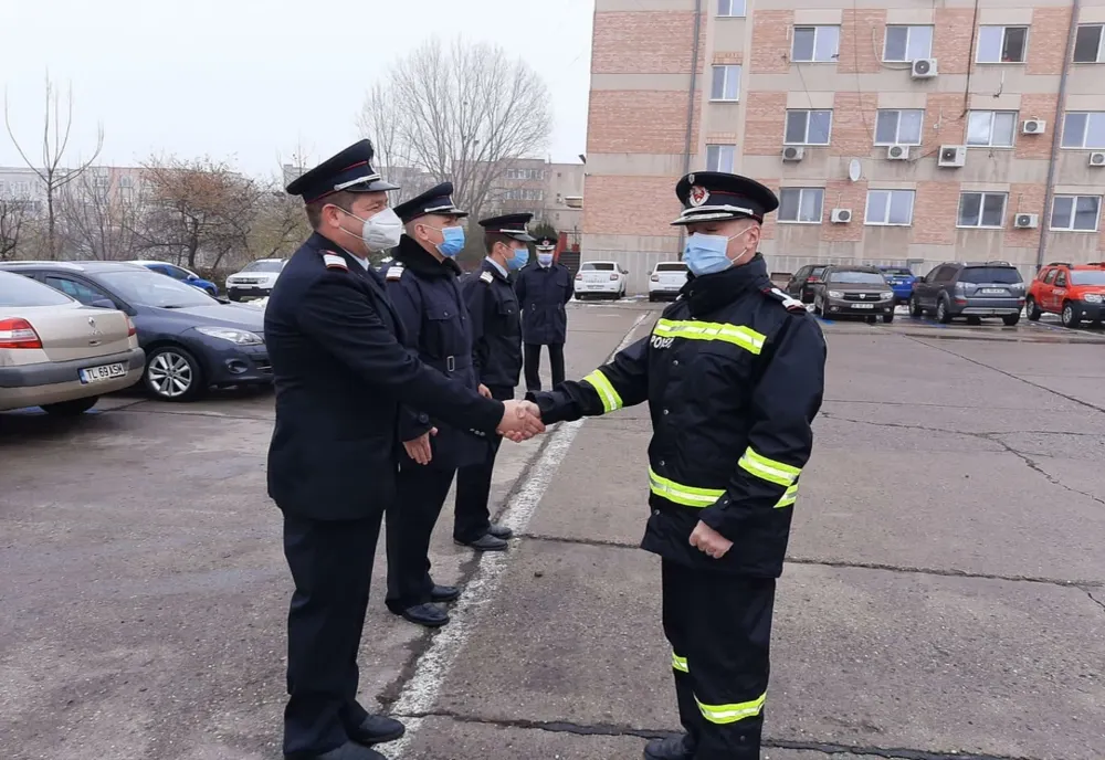 Patru pompieri militari din cadrul I.S.U. Delta  au fost înaintați în grad înainte de termen