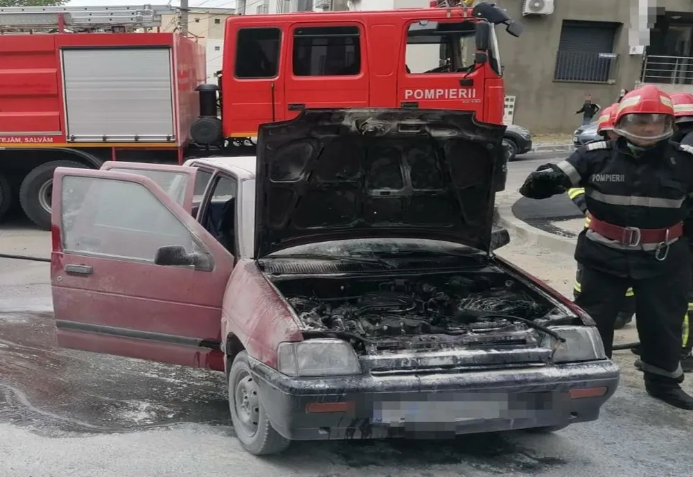 Mașină cuprinsă de flăcări în Tulcea