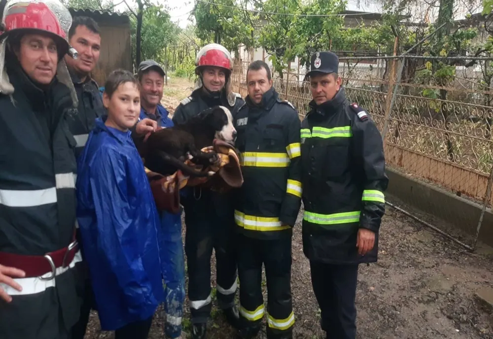 De 1 Iunie, pompierii au făcut un copil fericit!