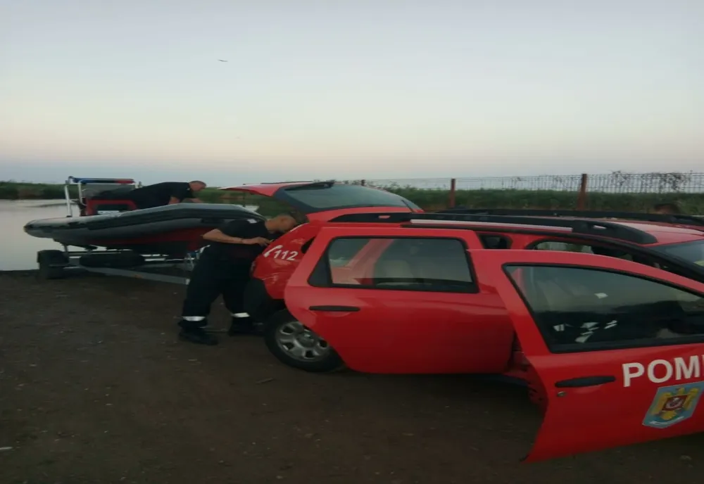 FOTO Un bărbat a dispărut fără urmă când pescuia pe Lacul Golovița -Sinoe