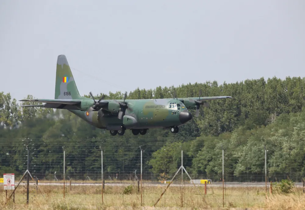 Ultimul cetăţean român care solicitase repatrierea din Afganistan a fost evacuat în siguranţă