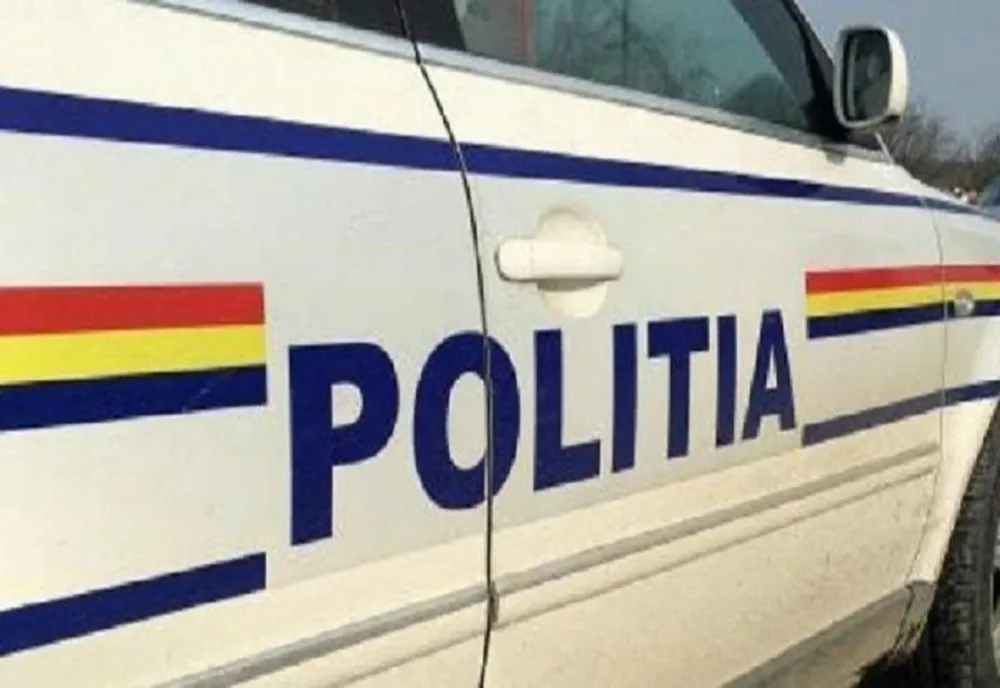 Pieton lovit de o masină cănd traversa neregulamentar