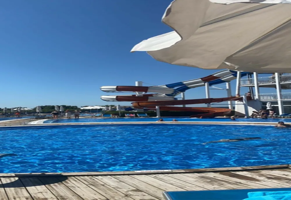 Două piscine din Murighiol, închise de inspectorii ANPC