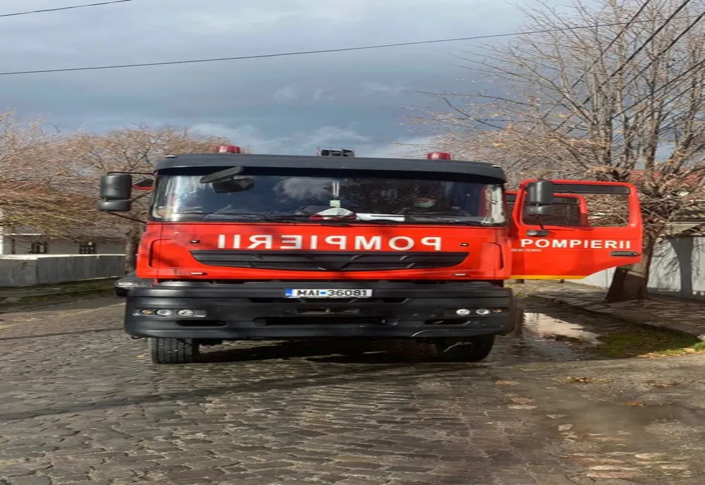 O tigaie uitată pe aragaz i-a pus pe jar pe pompieri