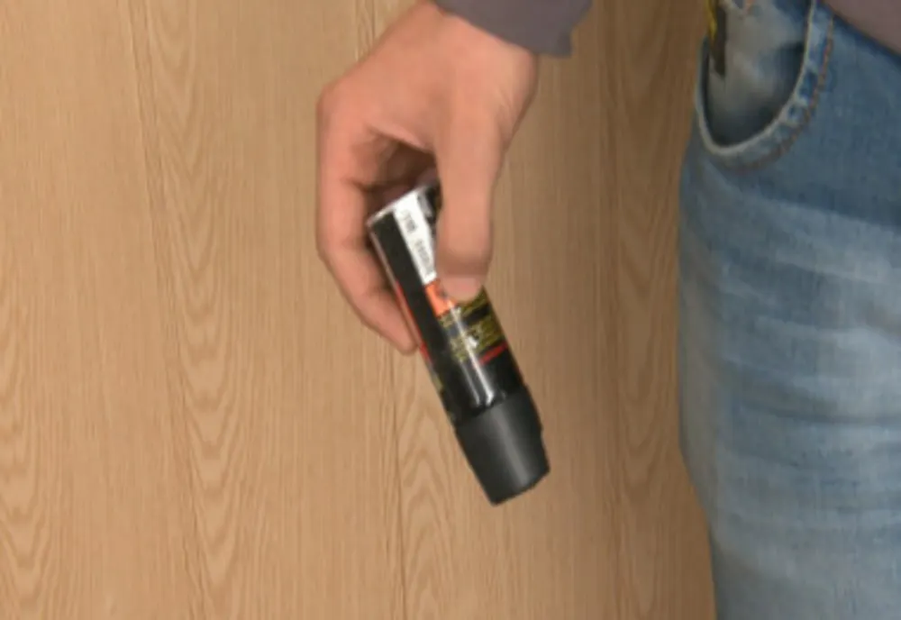 Gluma proastă taxată drastic Au pulverizat spray lacrimogen în școală