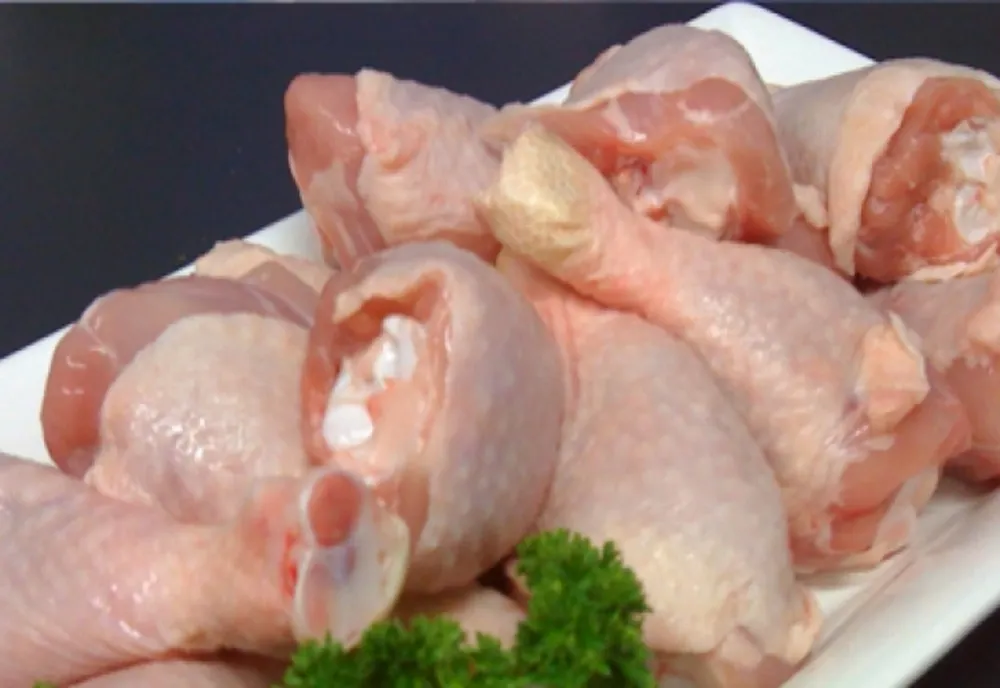 Pericol în farfurie: carne de pui injectată 