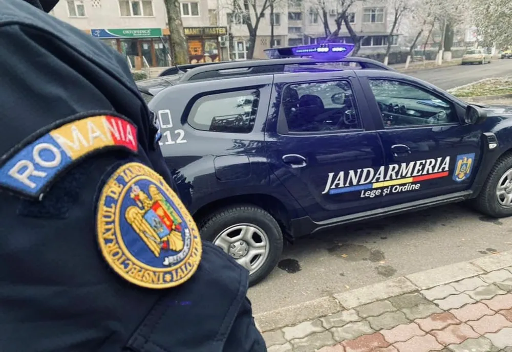  Amendat de jandarmi pentru că a huduit discursul primarului de Ziua Unirii Principatelor Române