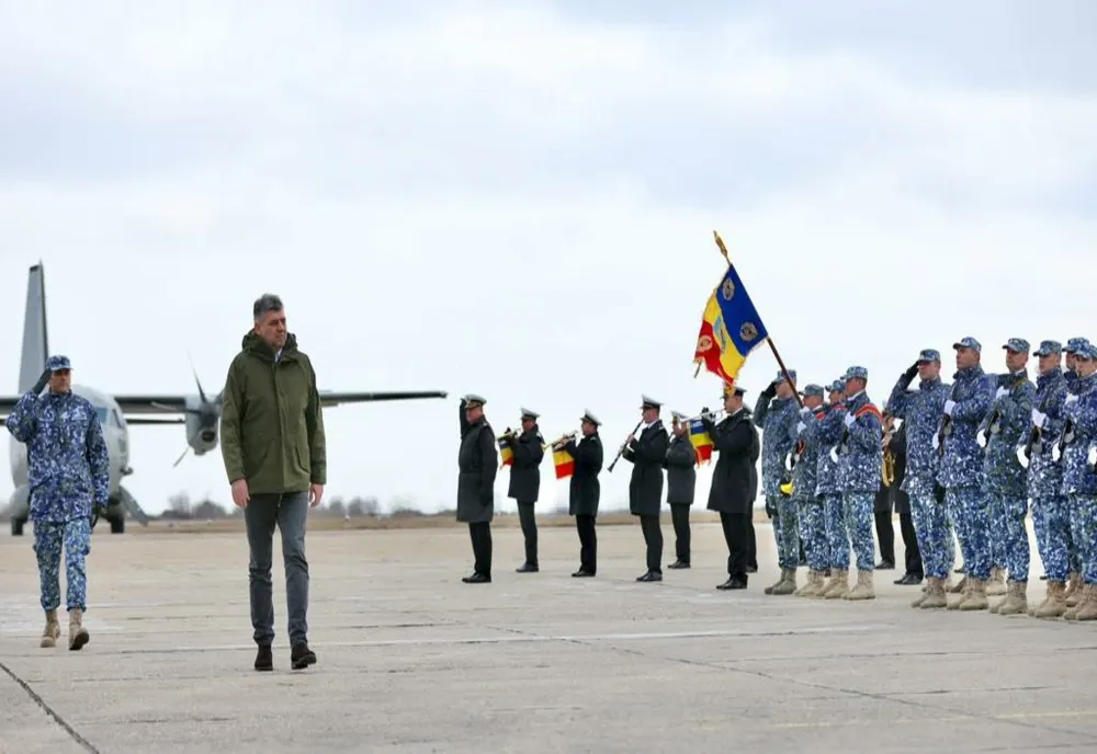 FOTO Marcel Ciolacu, vizită  la Baza 57 Aeriană ”Mihail Kogălniceanu”: Nu vom accepta niciodată invadarea unui stat suveran
