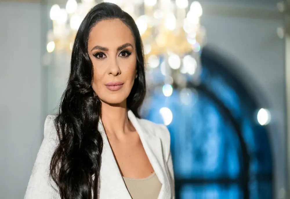 Alexandra Păcuraru: Români, să nu mai fim surzi și orbi! Toate autoritățile statului nu fac decât să mușamalizeze nenorocirile pe care le suferă acești copii!