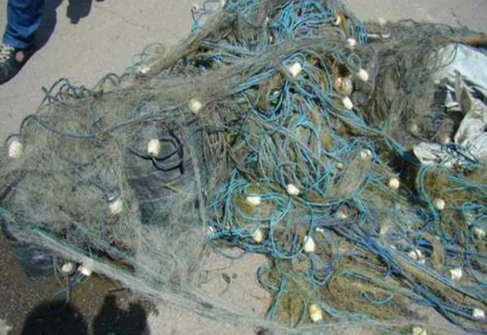 Peste 400 de metri de plase de pescuit au fost ridicate din Marea Neagră 