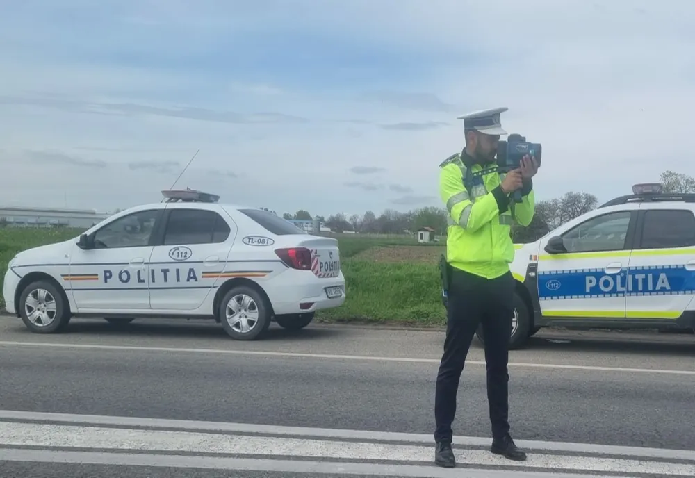 Teribiliști la volan. Goneau cu peste 160 km/h pe DN22A