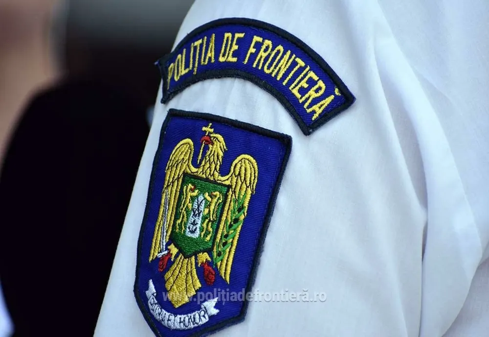 Doi poliţişti de frontieră, înjunghiaţi de traficanţii de migranţi într-o parcare de TIR-uri de pe A1