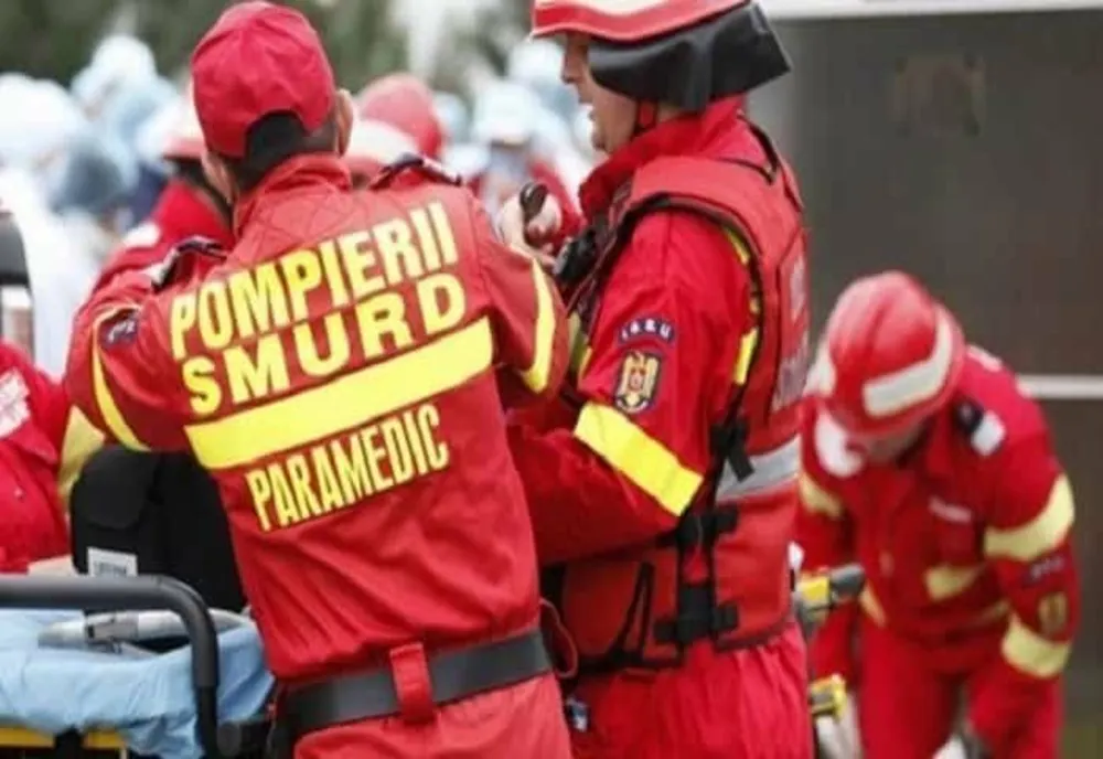 Accident grav, în Tulcea: doi elevi au fost răniți, după ce microbuzul școlar a fost spulberat de o mașină