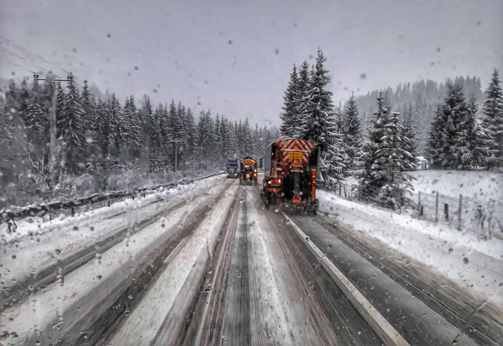 Cum se circulă pe șoselele din România