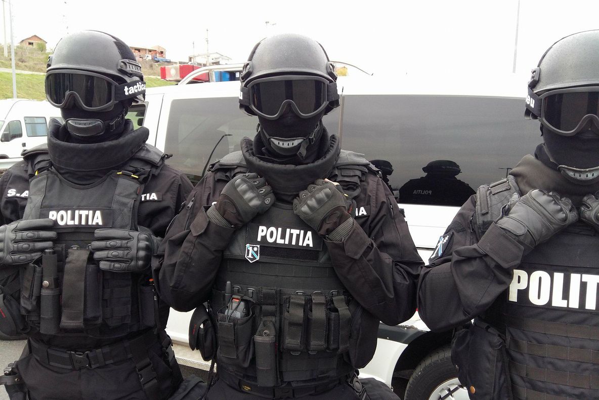 Percheziţii ale poliţiei pentru evaziune fiscală, în Tulcea şi încă cinci judeţe