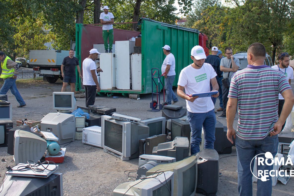 Tulcenii au predat către reciclare 12 tone de aparate electrice vechi! Record în Campania „România Reciclează”!
