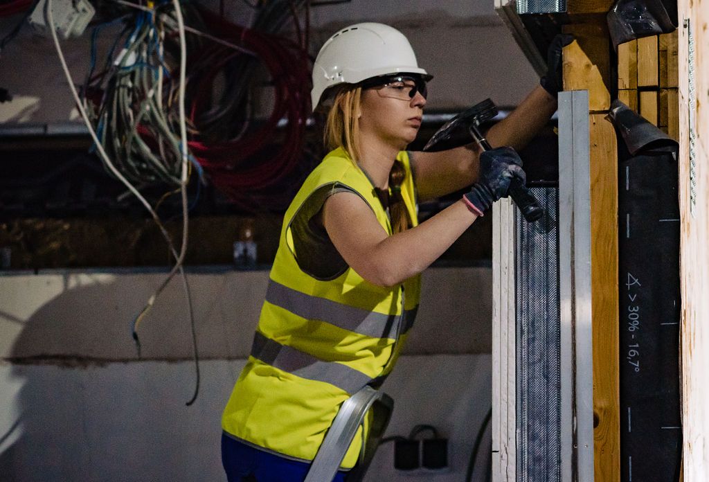 O tânără tulceancă reprezintă  România la olimpiada caselor solare, în Dubai