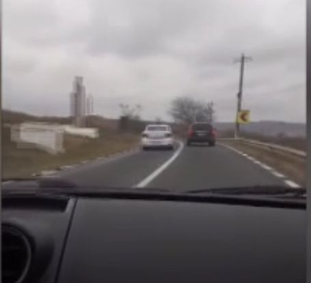 Echipaj al Poliţiei în depăşire pe linie continuă la Isaccea!