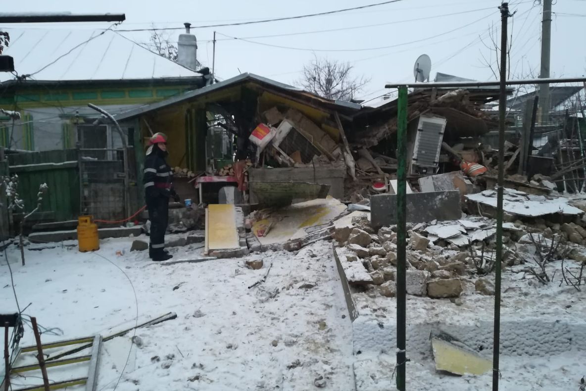 Explozie a unei butelii la o casă de lângă Monument