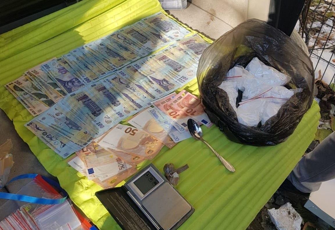 Traficant de droguri din Tulcea prins în flagrant la Piteşti !