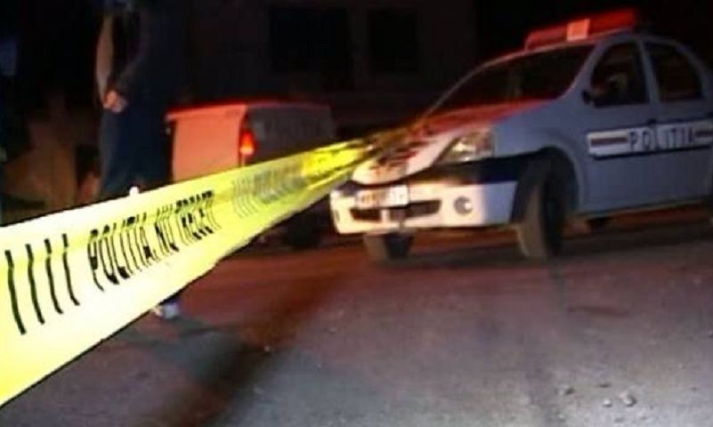 Un căruțaș a fost calcat de două mașini, în timp ce traversa în fugă DN 22. Omul a murit pe loc