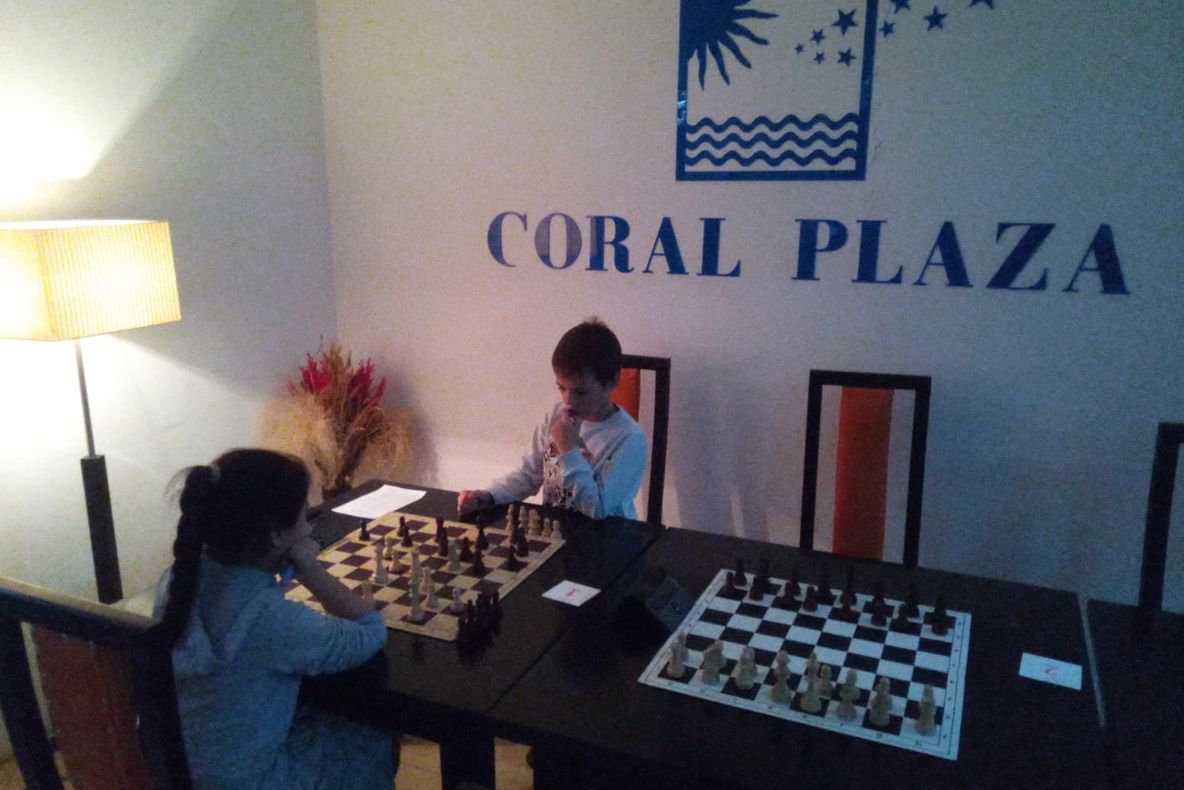 Sahişti din trei judeţe la Cupa sărbătorilor de iarnă Coral!