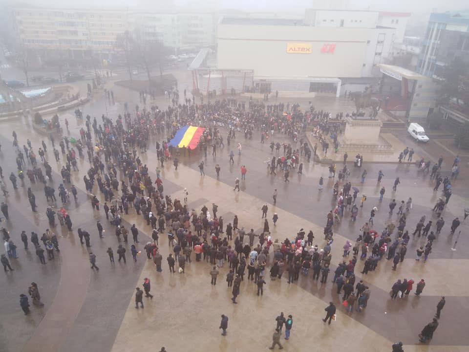 Ziua de 24 Ianuarie 1859, sărbătorită cu Hora Unirii, fasole şi cârnaţi în Piața Civică (foto)