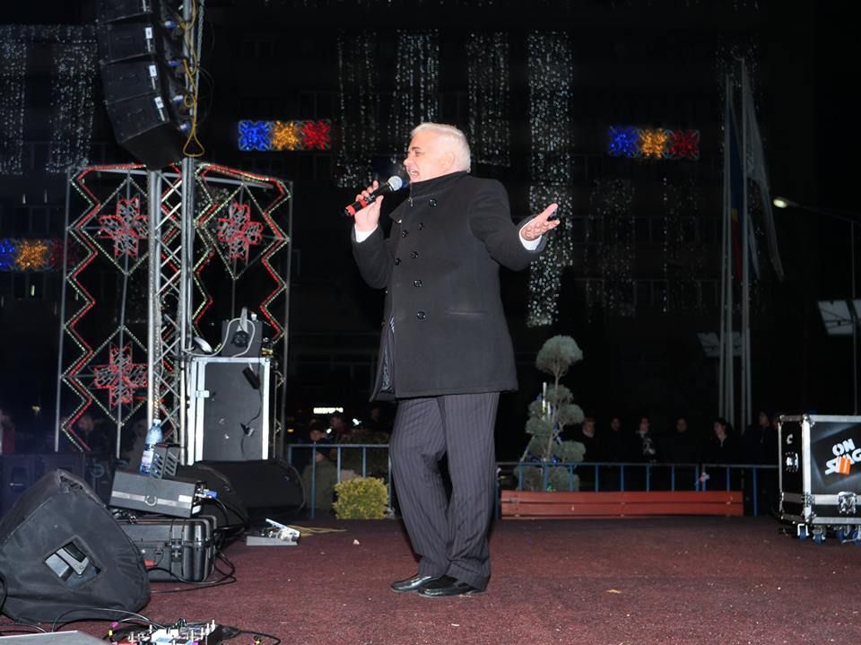 Lemne de foc şi alimente de la Crucea Roşie pentru 25 de familii nevoiaşe!