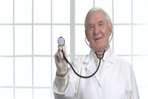 Un număr de 49 de medici pensionari îşi continuă activitatea şi în 2019!