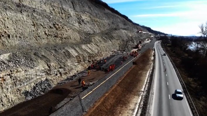 Tentativa de omor la Corugea. Şi-a lovit victima cu cazmaua în cap, după ce băuseră bine înainte