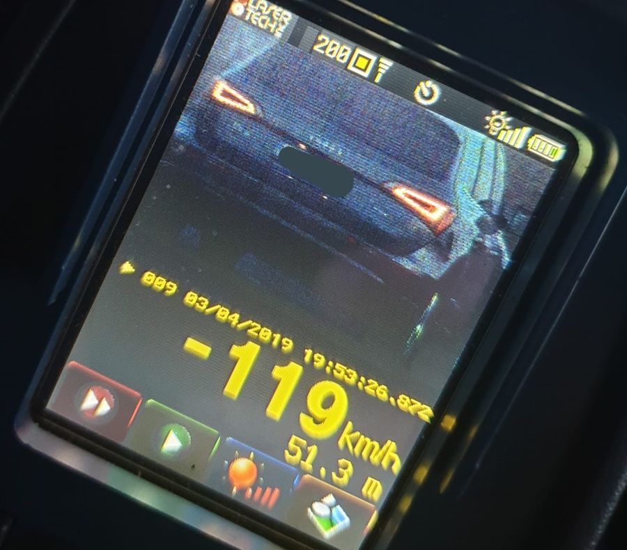 Acţiuni ale poliţiei rutiere pentru depistarea vitezomanilor