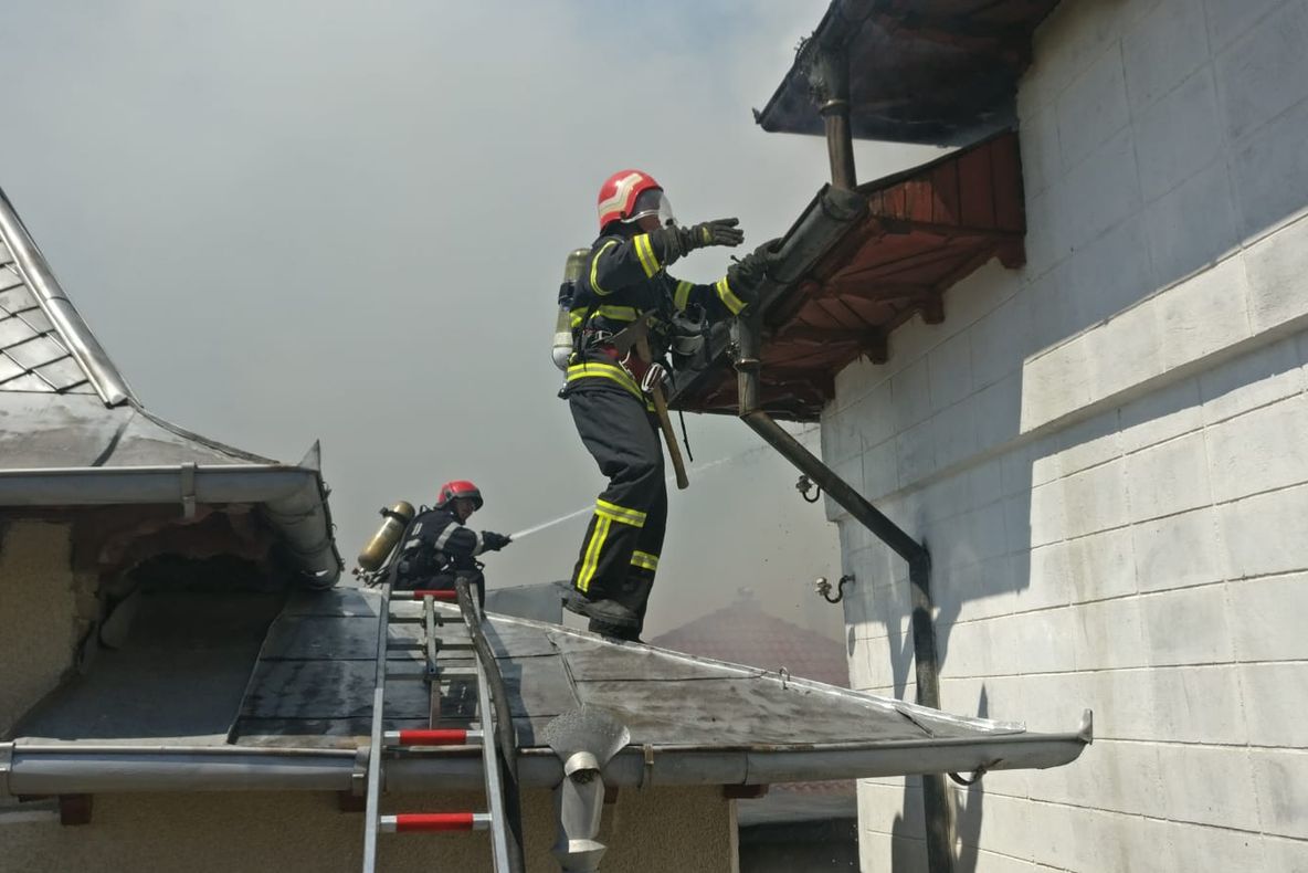 Incendiu pe strada Călugăreni, lângă Piața Nouă
