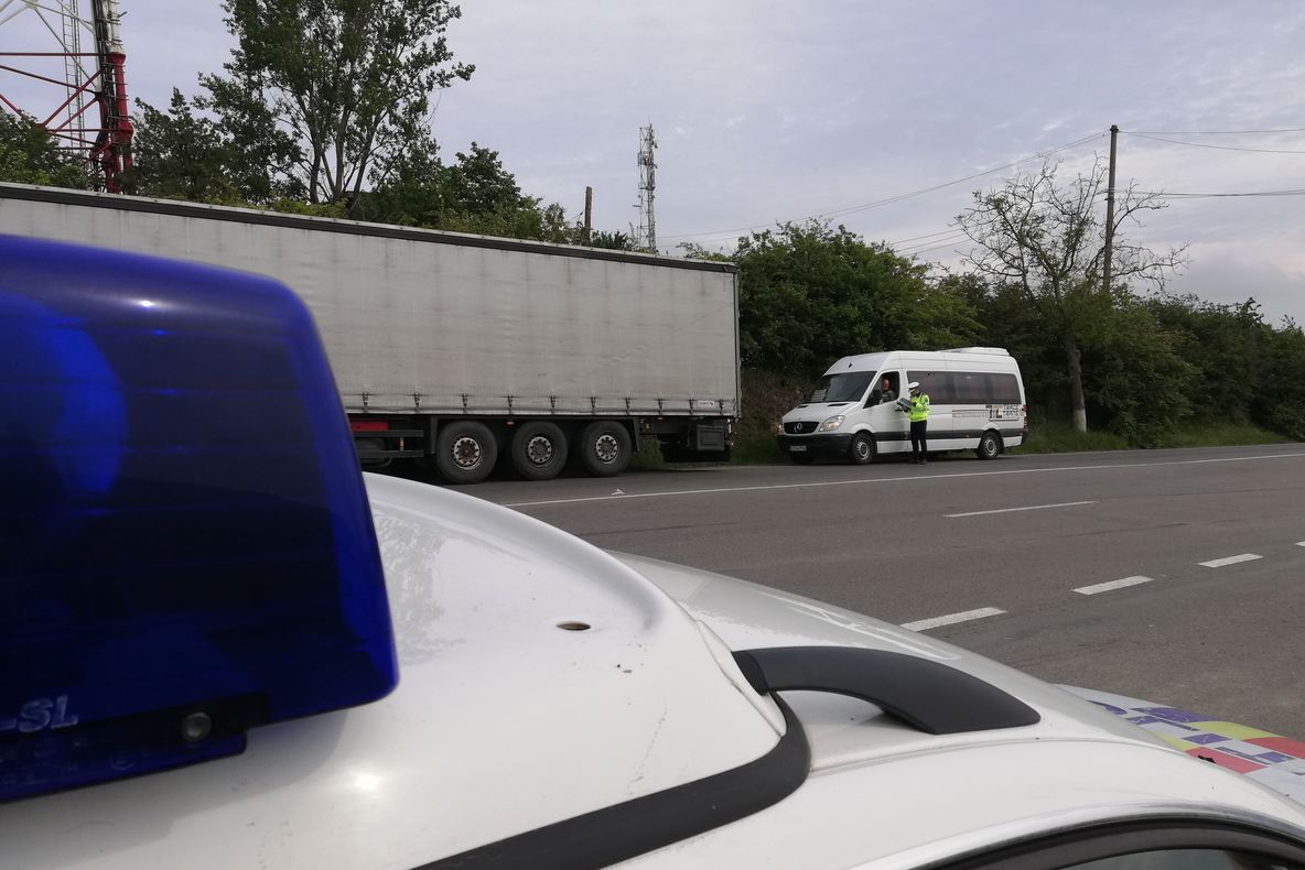 Filtru de amploare la PECO. Poliția rutieră a verificat toate camioanele și microbuzele