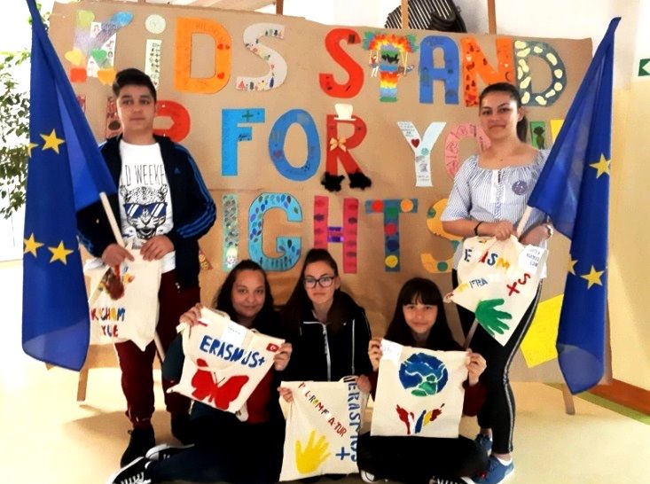 Accident la pod Cataloi! Patru răniţi - două femei şi doi copii