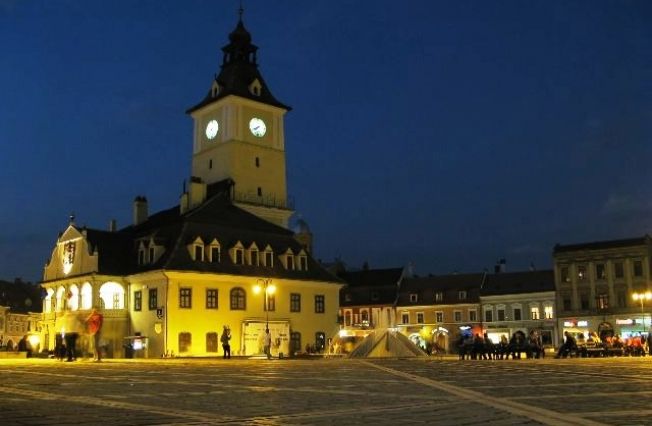 Inedit: Paştele Blajinilor cu doar trei come alcoolice şi un cimitir "ecologizat"