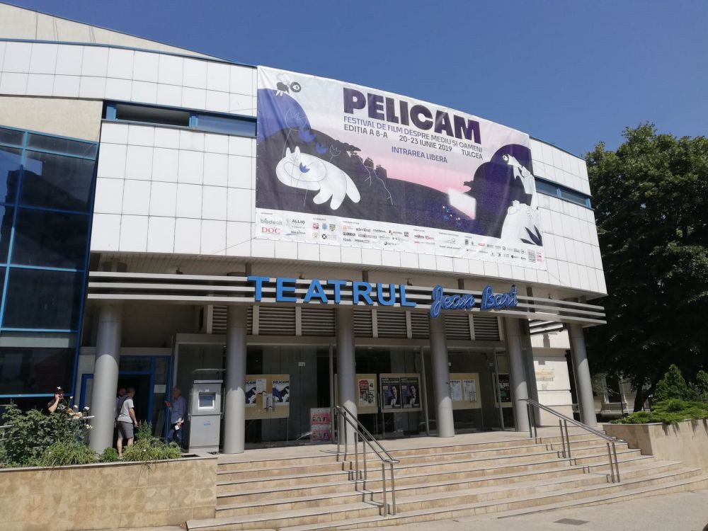 PELICAM a pornit cu dreptul! E despre mediu şi oameni