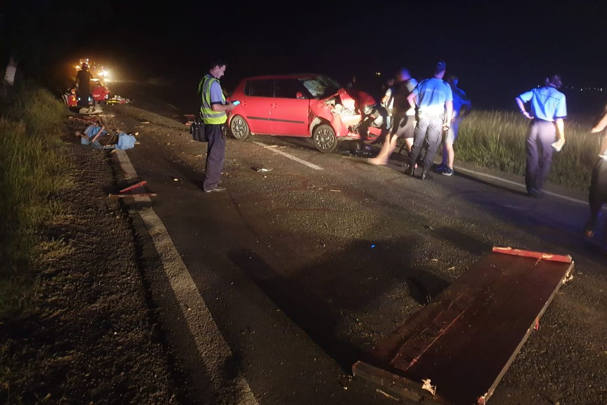 Măcin: Căruță lovită din plin de un autoturism, căruțașul decedat!