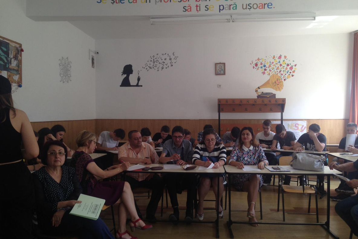 Ziua Mediului marcată de autorităţile de mediu la Liceul Teoretic Grigore Moisil